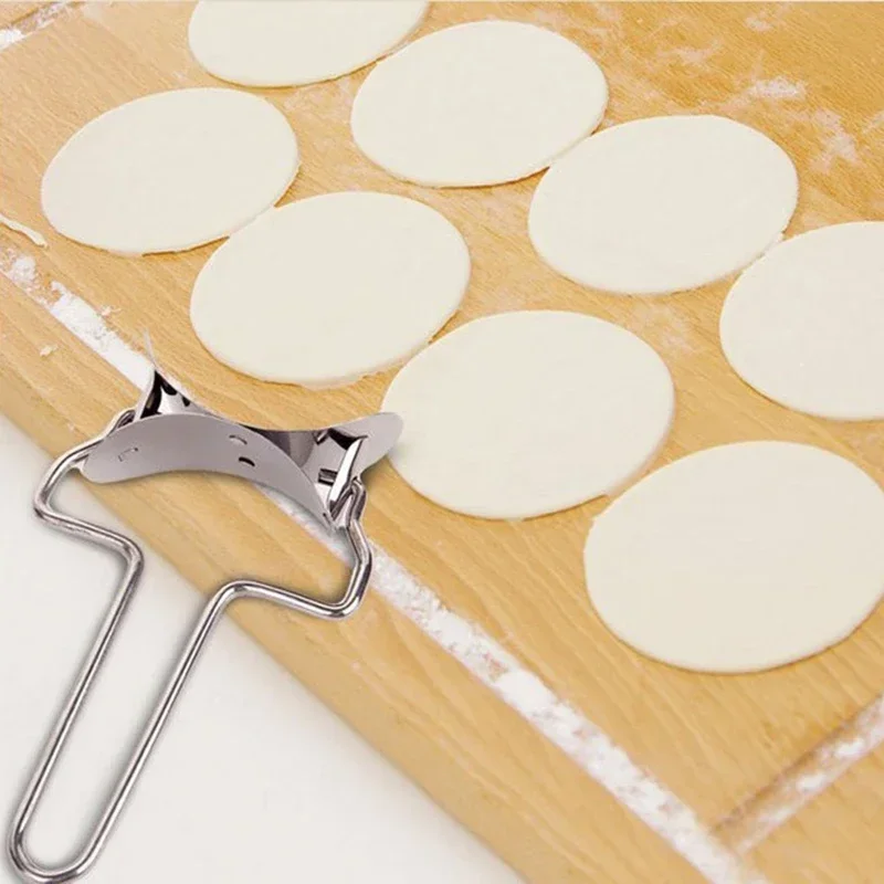 Gyoza Dumpling Maker - Dumplingแม่พิมพ์สแตนเลสDumpling Maker Ravioli Empanada Makerเกี๊ยวโลหะแป้งเกี๊ยวกดแม่พิมพ์อุปกรณ์ครัว